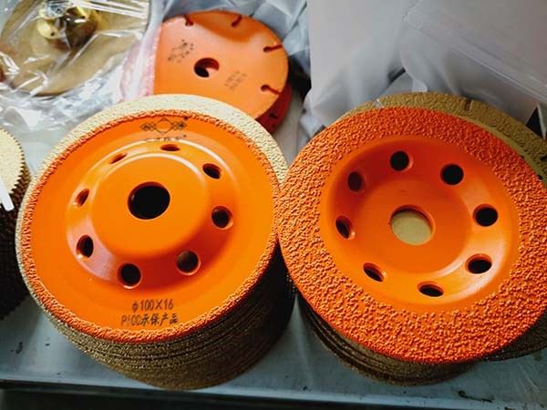 钎焊金刚石车加工斜面磨盘